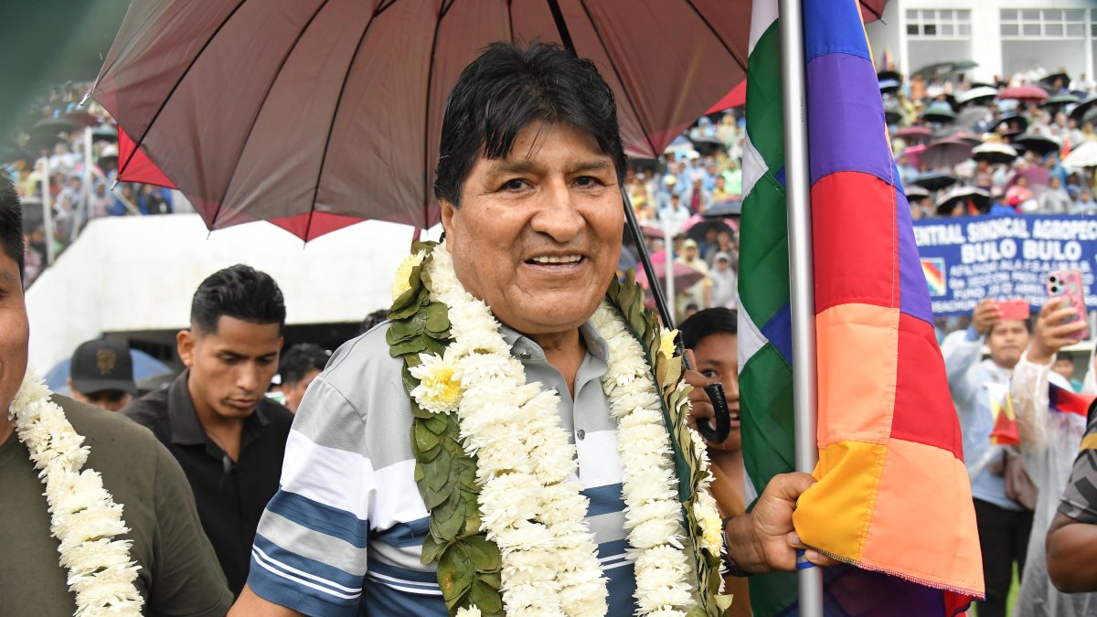 - El expresidente de Bolivia, Evo Morales asistió a un evento de campaña este sábado, en Entre Ríos, Cochabamba.