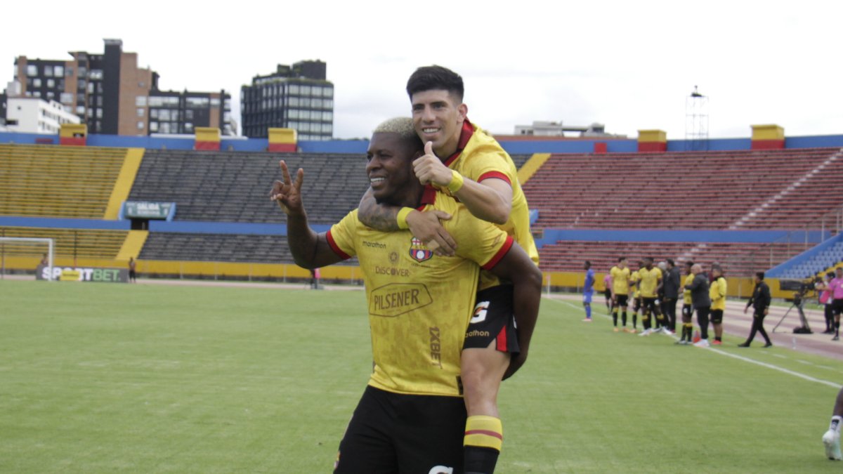 Gabriel Cortez, de Barcelona, anotó el primer gol en el duelo en el estadio Atahualpa ante Universidad Católica