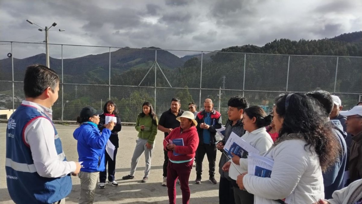 Municipio entregó nuevos pulsadores para la activación de Alarmas Comunitarias en el Barrio La Campiña,