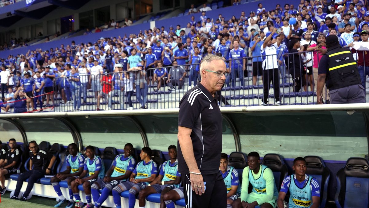 El técnico Jorge Célico lamento una nueva derrota de Emelec como local.