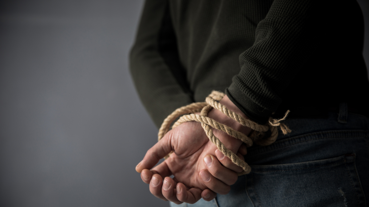 REFERENCIAL. La víctima fue encontrada maniatada y con cinta adhesiva en el rostro, según el informe preliminar.