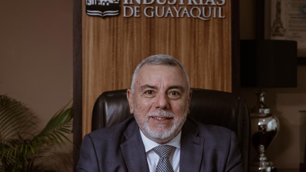 Navarro se desempeña como presidente de la CIG.