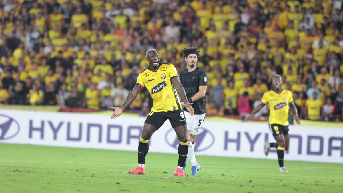 Barcelona SC visita a Universitario en la Copa Libertadores 2025.