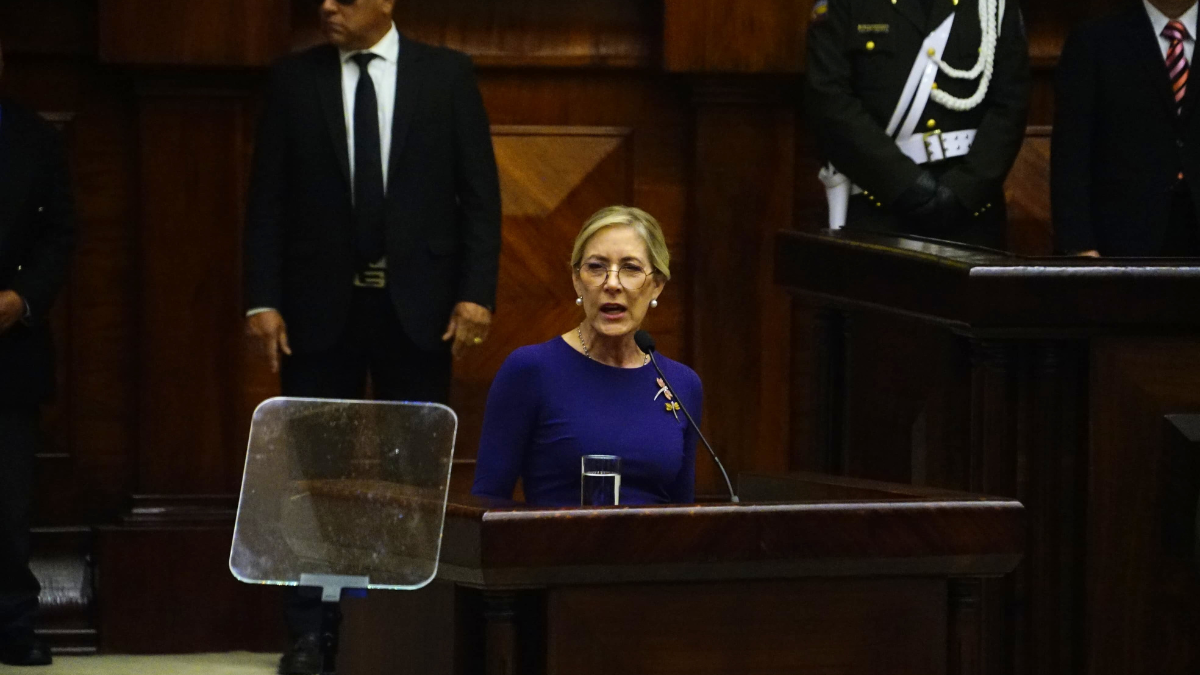 Anabella Azín en su primer discurso como asambleísta.