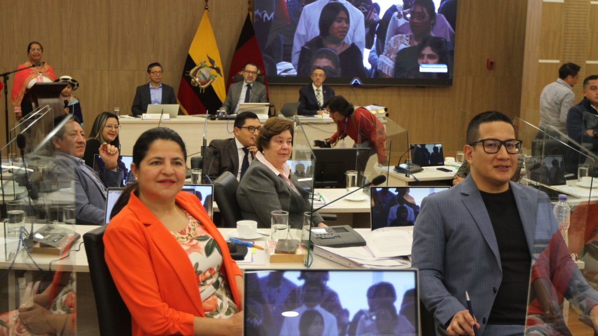 Referencial. El Concejo de Quito elegirá una nueva vicealcaldesa el 14 de mayo. El cargo podría convertirse en Alcaldía si avanza la revocatoria de Pabel Muñoz.