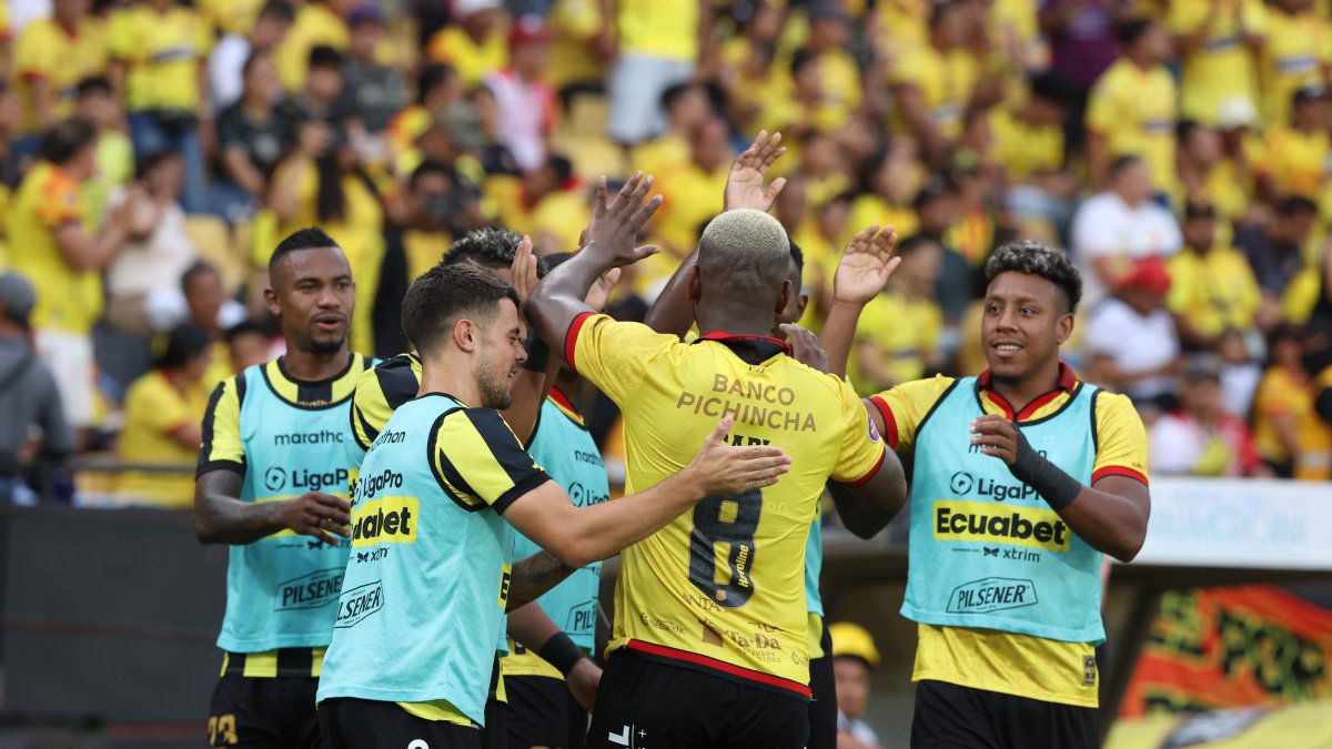 Barcelona SC busca un triunfo en la visita a Universitario.