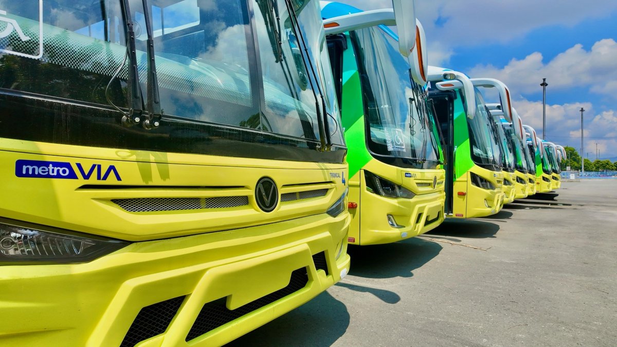 104 buses, entre articulados y alimentadores, integrarán la flota de la Troncal 4 de la Metrovía.