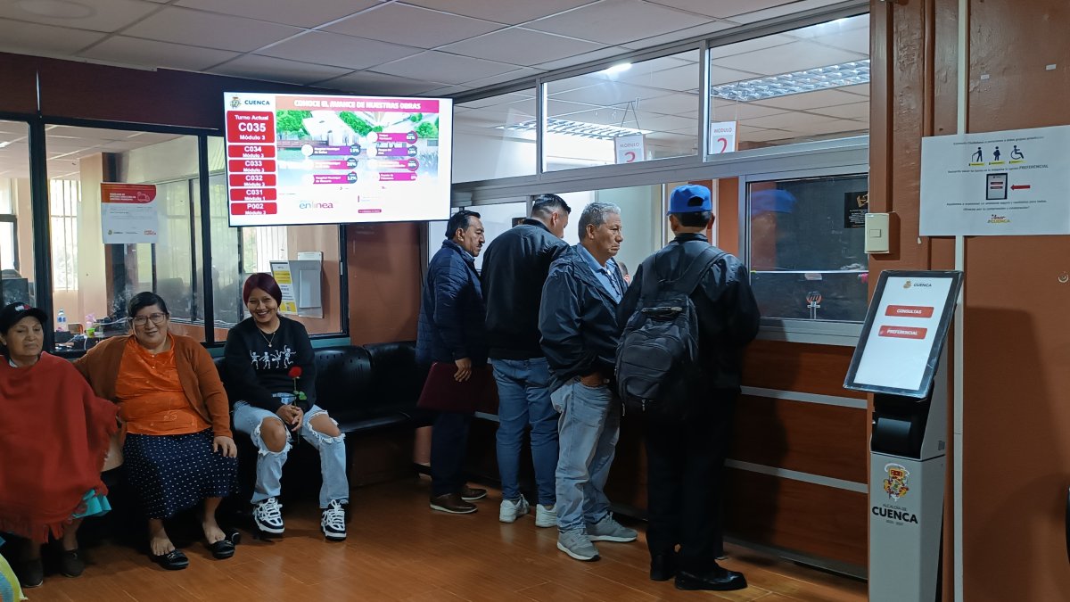 Una funcionaria y dos exfuncionarios de Avalúos y Catastros del Municipio de Cuenca están investigados por presuntos actos de corrupción.