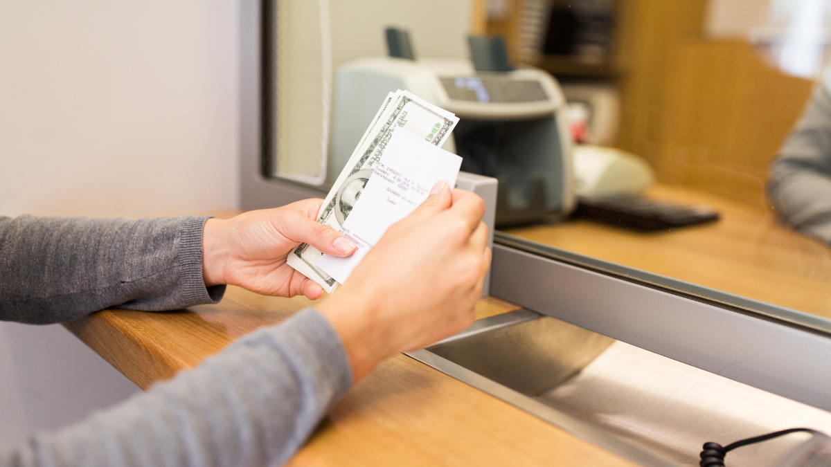 Los beneficiarios ya pueden cobrar el Bono de Desarrollo Humano.