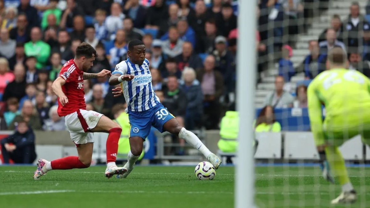 Pervis Estupiñán se convirtió en una de las estrellas de Brighton.