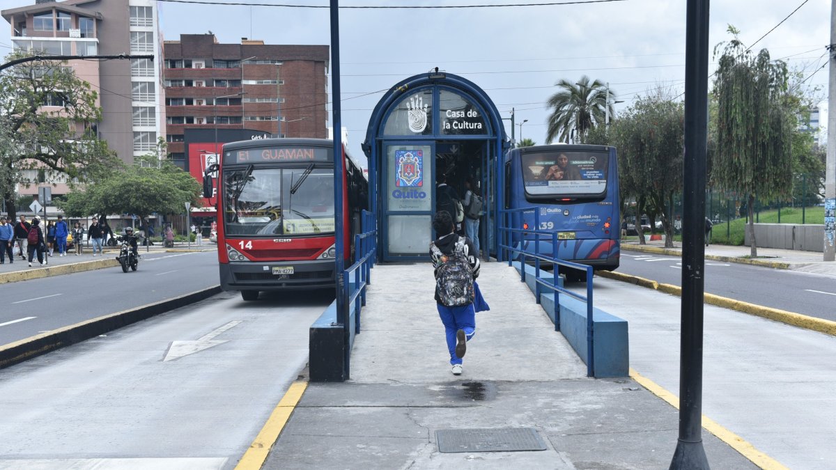 Operadoras de buses y administraciones zonales trabajan coordinadamente para mejorar la movilidad en Quito.