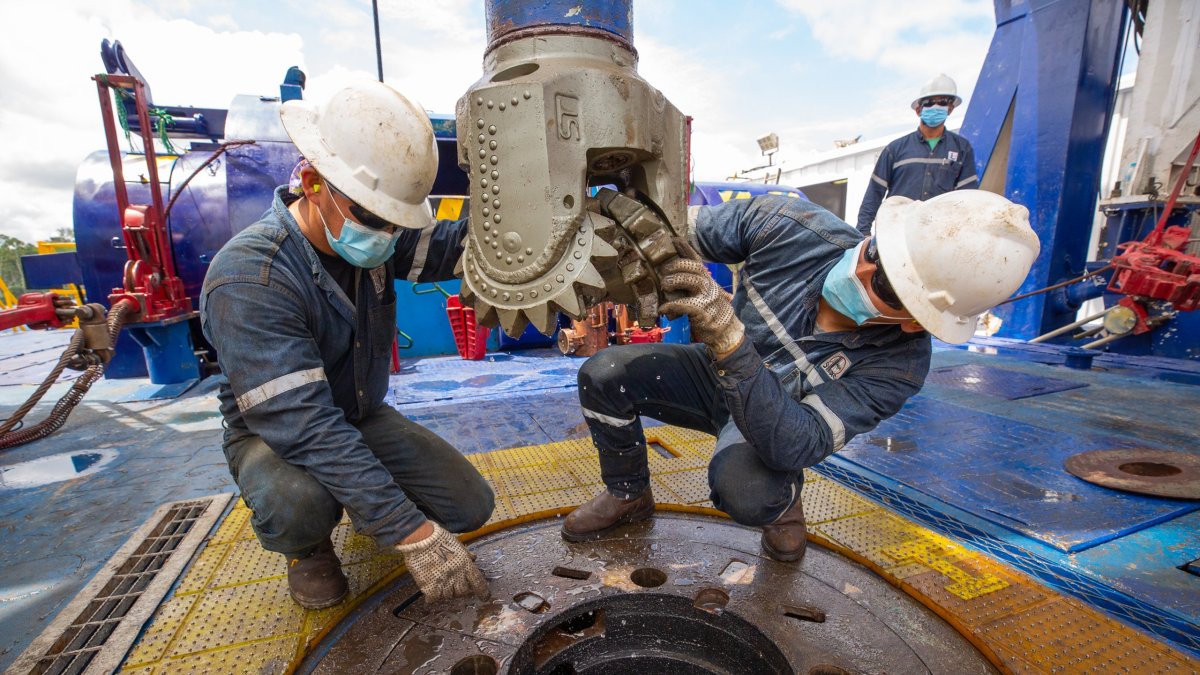 En marzo pasado, la producción promedio diaria de petróleo fue de 452.000 barriles.