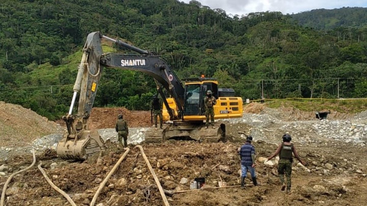 Noboa plantea en la Ley para desarticular la economía criminal vinculada al conflicto armado interno que los bienes de las economías criminales sean decomisados y pasen al Estado.