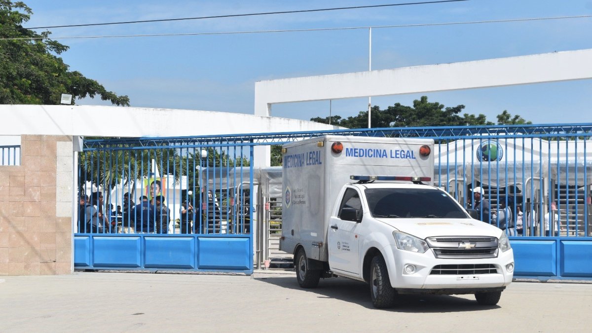 Hecho. El crimen registrado dejó dos víctimas mortales: un cuerpo quedó al interior del campus y otro, afuera.