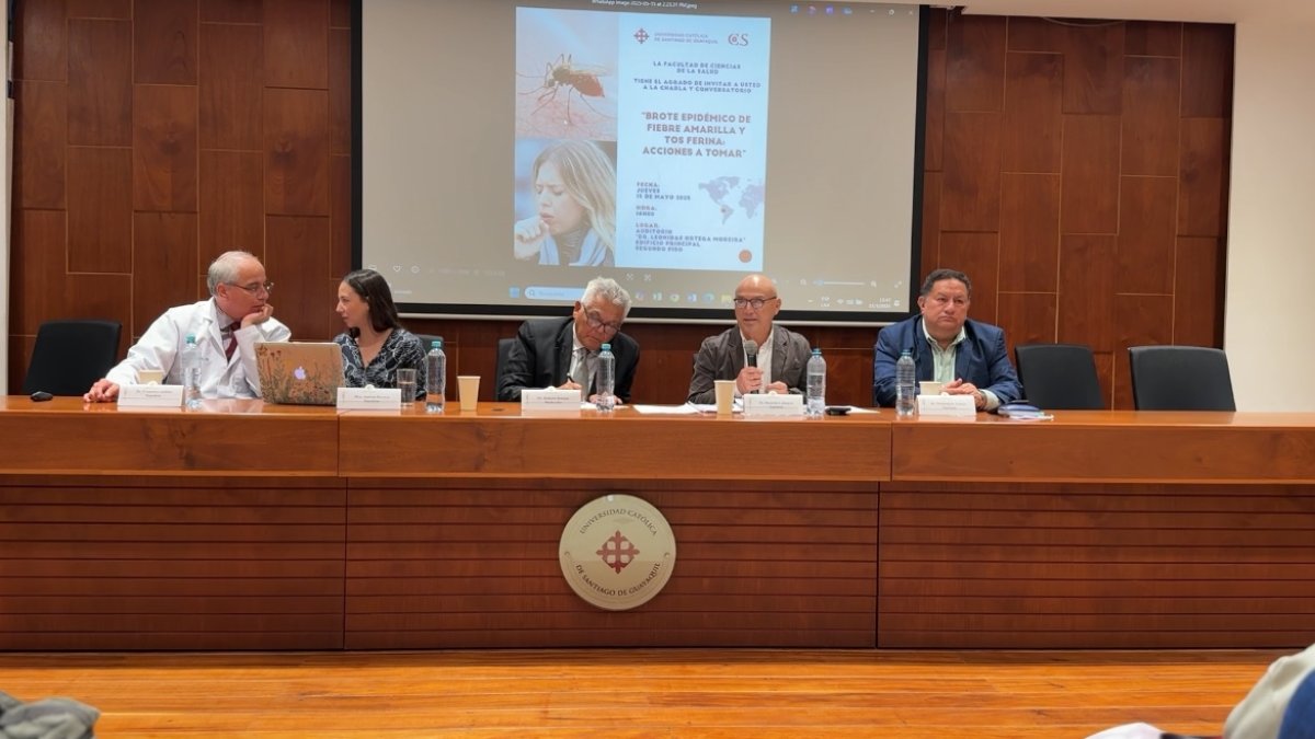 UCSG. Conversatorio sobre enfermedades como la fiebre amarilla y la tosferina reveló desafíos en el sistema de salud pública.