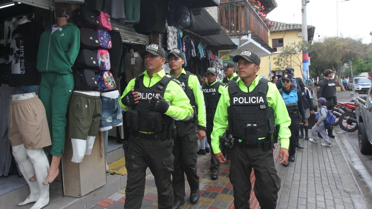El 8 de mayo de 2025, los uniformados recorrieron el centro de Tumbaco.