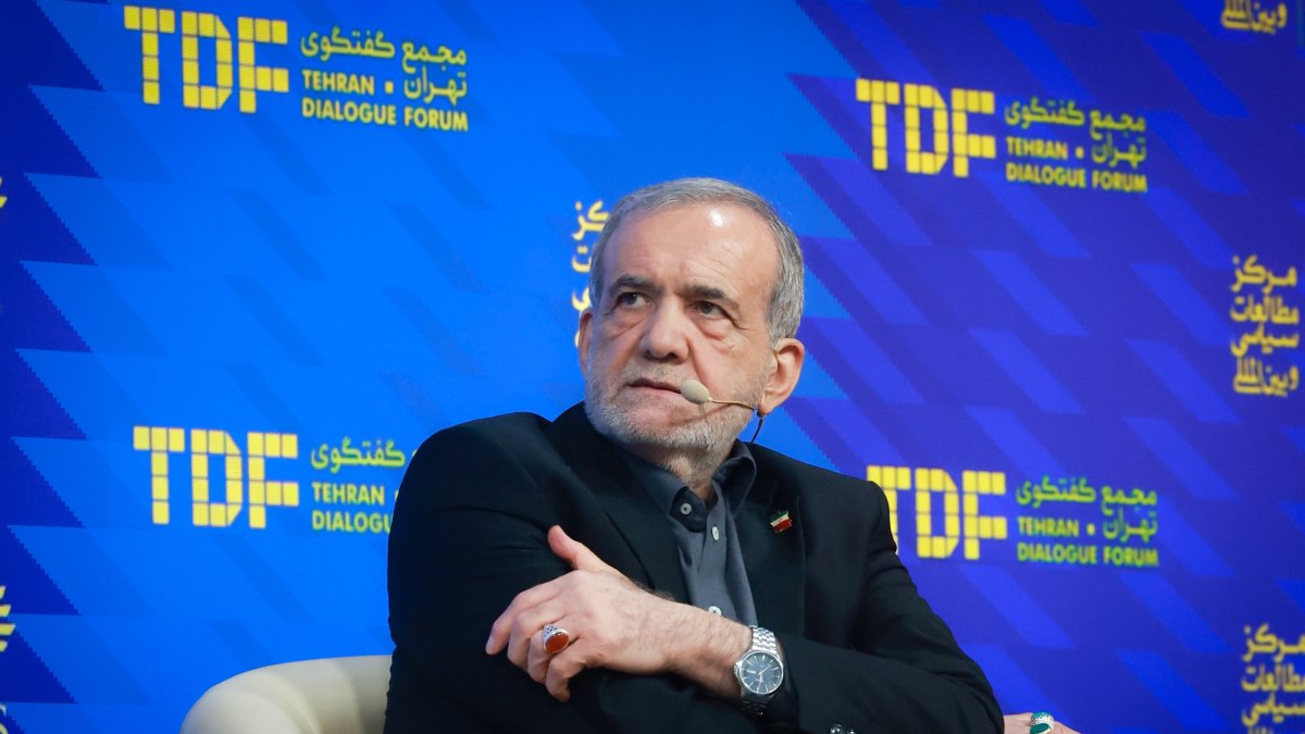 El presidente iraní Masud Pezeshkian participó en el sexto Foro de Diálogo de Teherán.