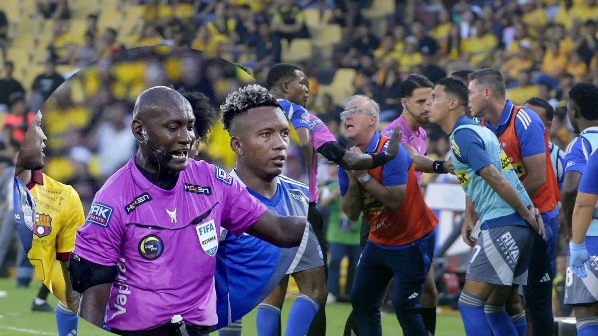 Augusto Aragón en medio de la polémica con Jorge Célico.