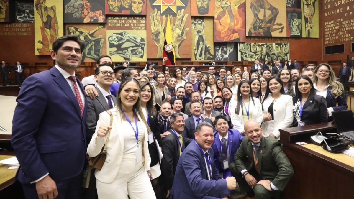 Posesión de los nuevos asambleístas