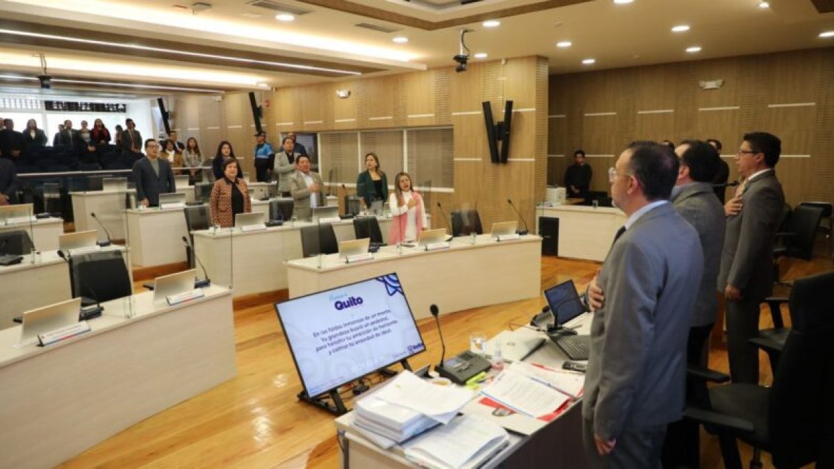 A la sesión del 19 de mayo asistieron 16 concejales.