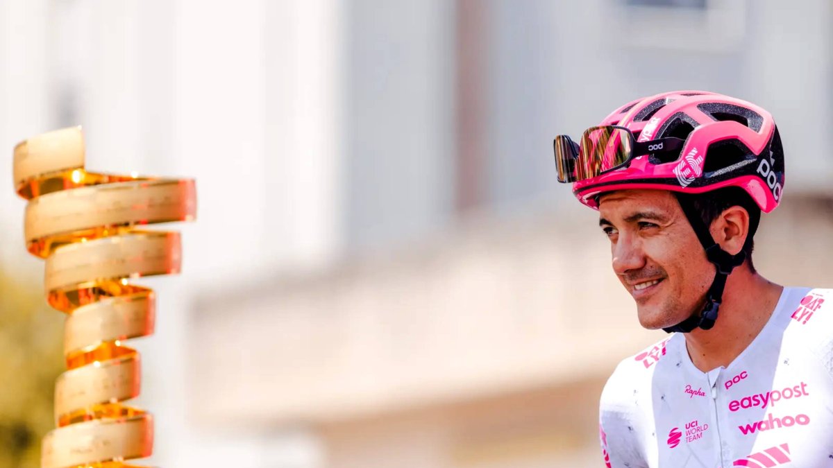Richard Carapaz está entre los favoritos para ganar el Giro de Italia 2025.