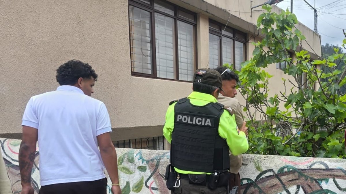 Riña entre estudiantes en el Itchimbía alarma a vecinos y deja un detenido con arma de fuego
