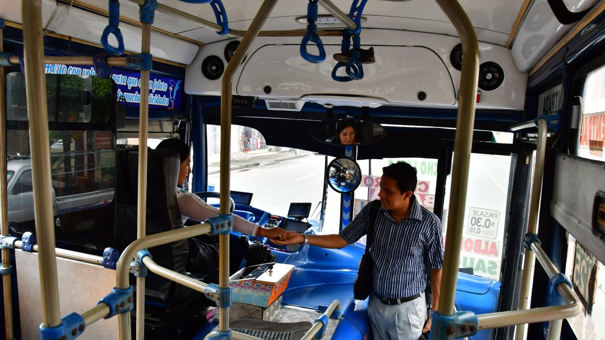 El transporte público ofrece el servicio en horarios especiales durante el feriado.