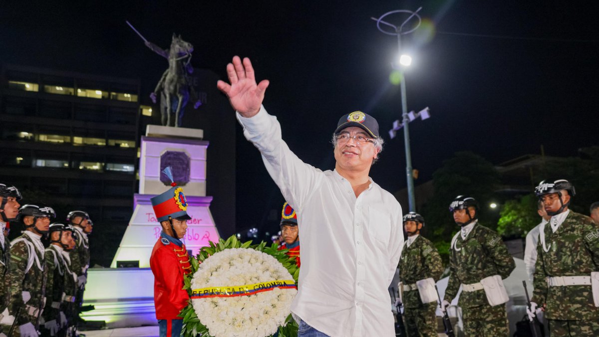 Gustavo Petro, durante un encuentro con simpatizantes este martes, en Barranquilla (Colombia).