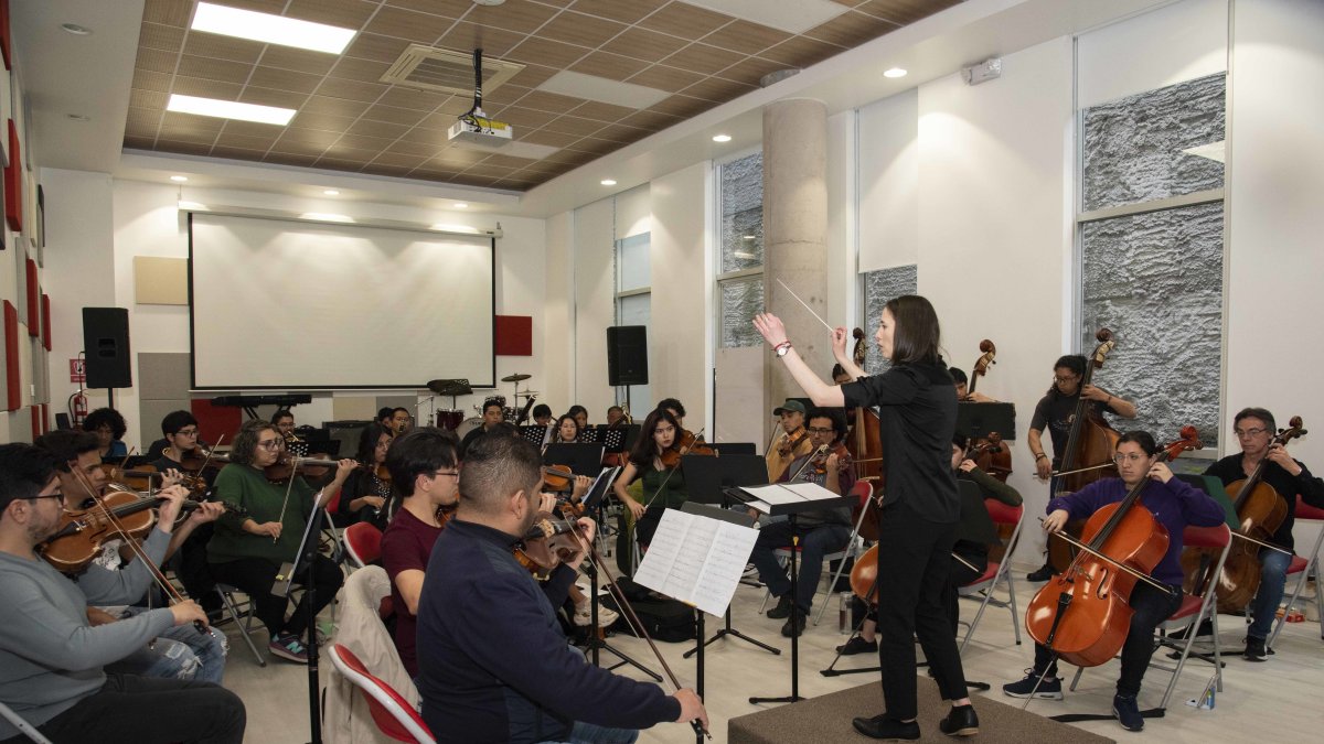 Solistas, violinistas y un trío de jazz serán parte del concierto, que tendrá una única  función.