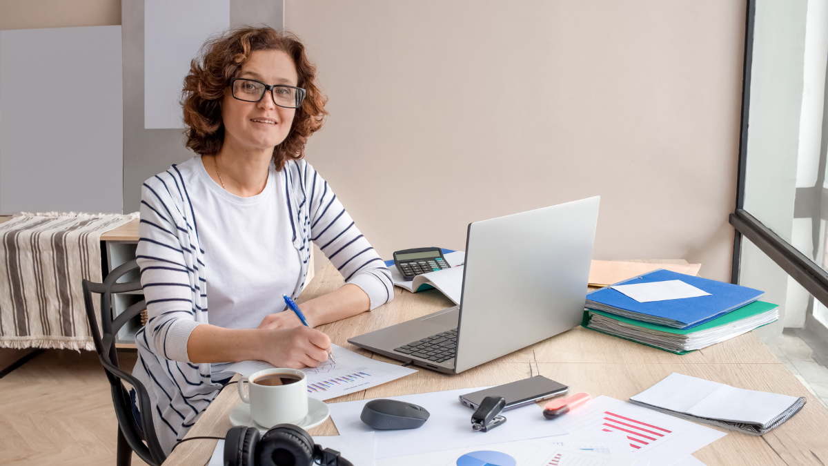 Los trabajadores mayores de 40 años, suelen sufrir de discriminación por su edad para ser contratados.
