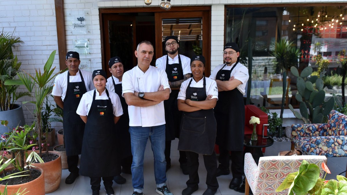 Jérôme Monteillet y el equipo que lo acompaña en Chez Jérôme
