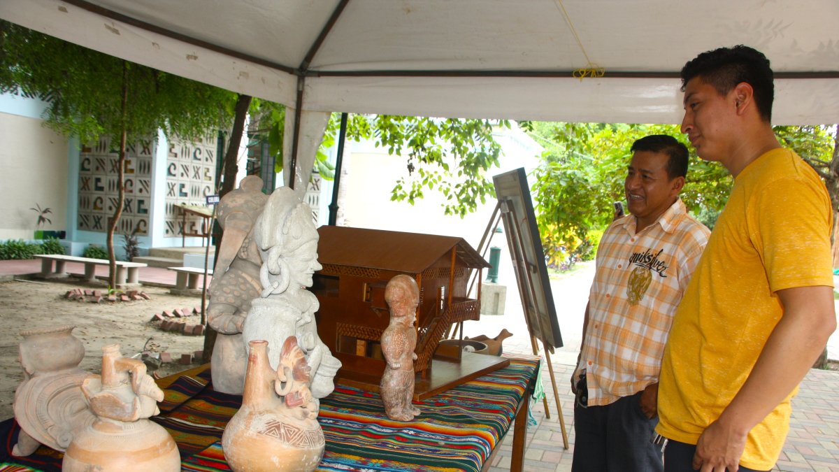 Los pobladores de Santa Elena acudieron a apreciar las piezas de sus museos.