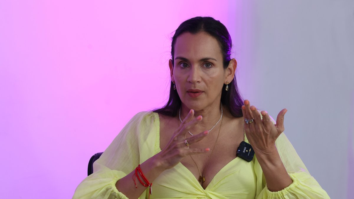 Manzano durante un reciente diálogo con EXPRESO