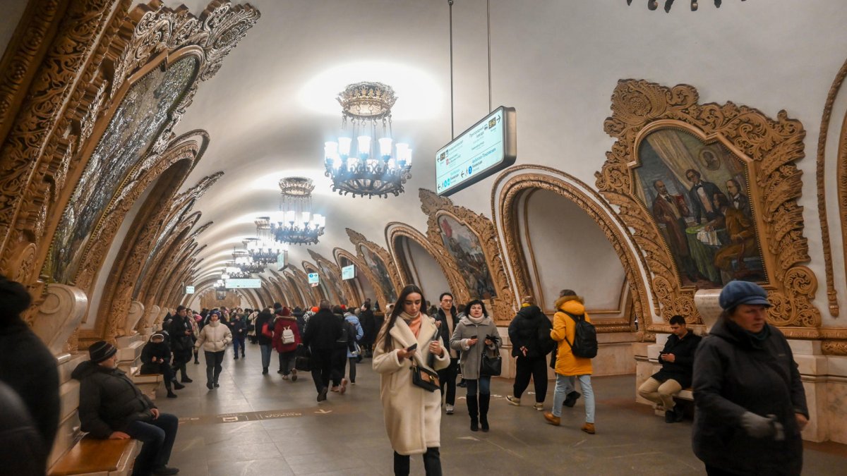 Estación de metro Kíevskaya de Moscú en 2023