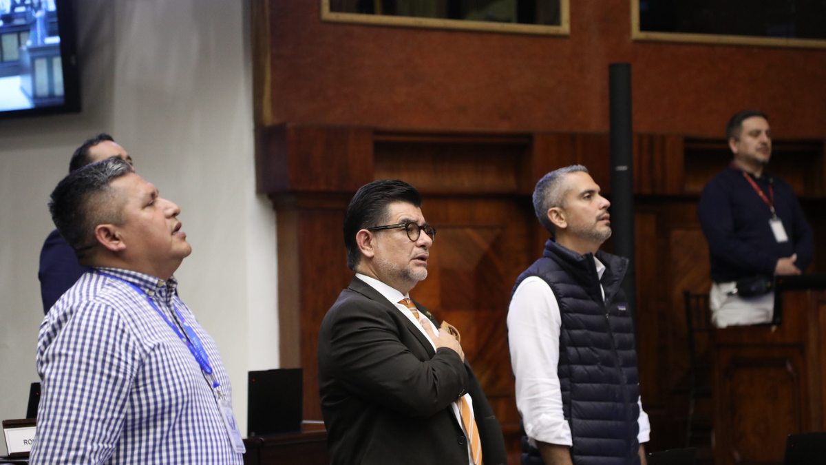 Blasco Luna y Raúl Chávez, legisladores de la alianza RC- RETO, en el Pleno, en la sesión del 21 de mayo del 2025.