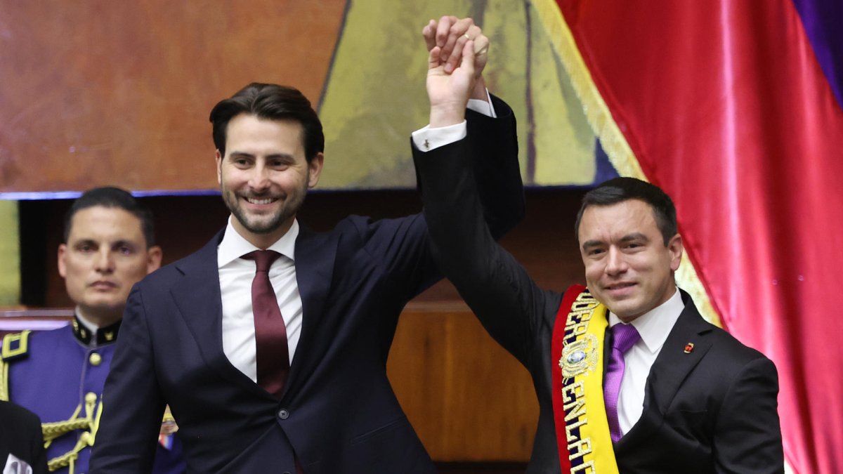 Daniel Noboa es posesionado como presidente de Ecuador.