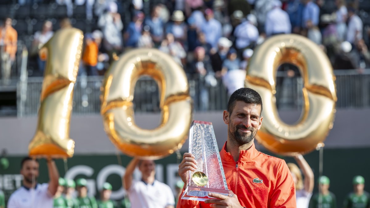 Novak Djokovic levantó el trofeo del ATP 250 de Ginebra y celebró por todo lo alto el centenario.