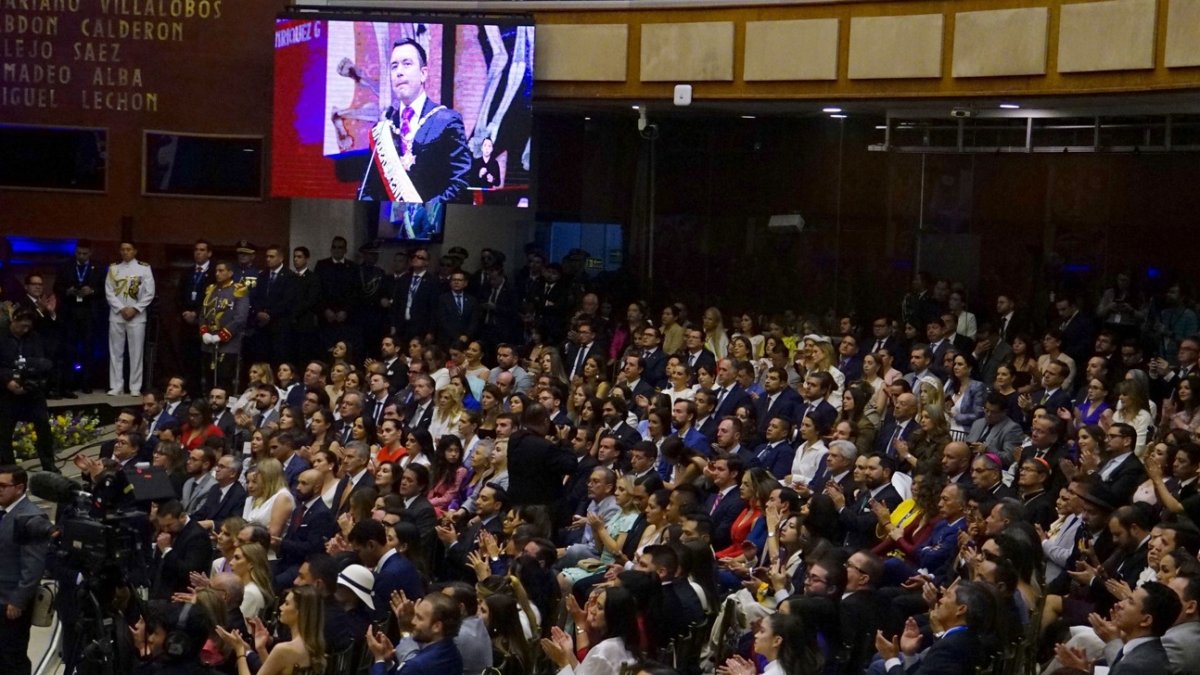 Daniel Noboa fue posesionado ante el Pleno de la Asamblea Nacional tras su periodo de transición.