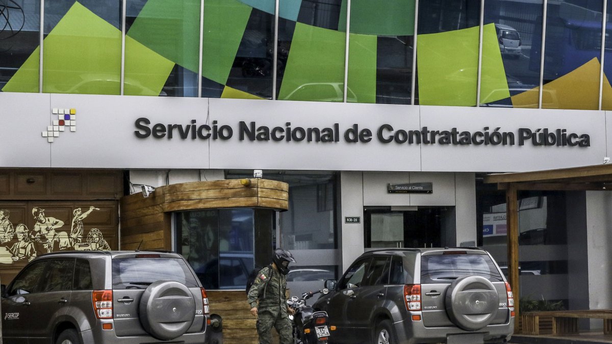 Fachada del edificio del Servicio de Contratación Pública.