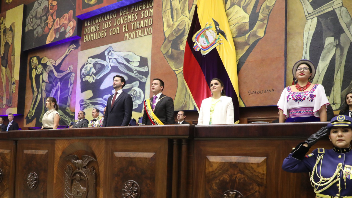 La obra “La imagen de la Patria” se ubica en el pleno de la Asamblea Nacional y retrata la lucha y dolor del pueblo ecuatoriano.