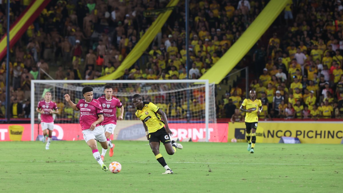 Barcelona SC visita a Independiente del Valle en la fase de grupos de la Copa Libertadores 2025.