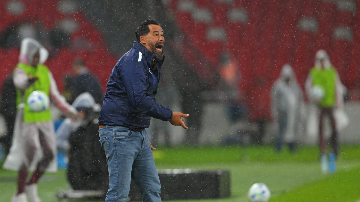 Pablo Sánchez durante el partido de fútbol de la fase de grupos de la Copa Libertadores entre Liga de Quito y Deportivo Táchira en el estadio Rodrigo Paz Delgado de Quito.