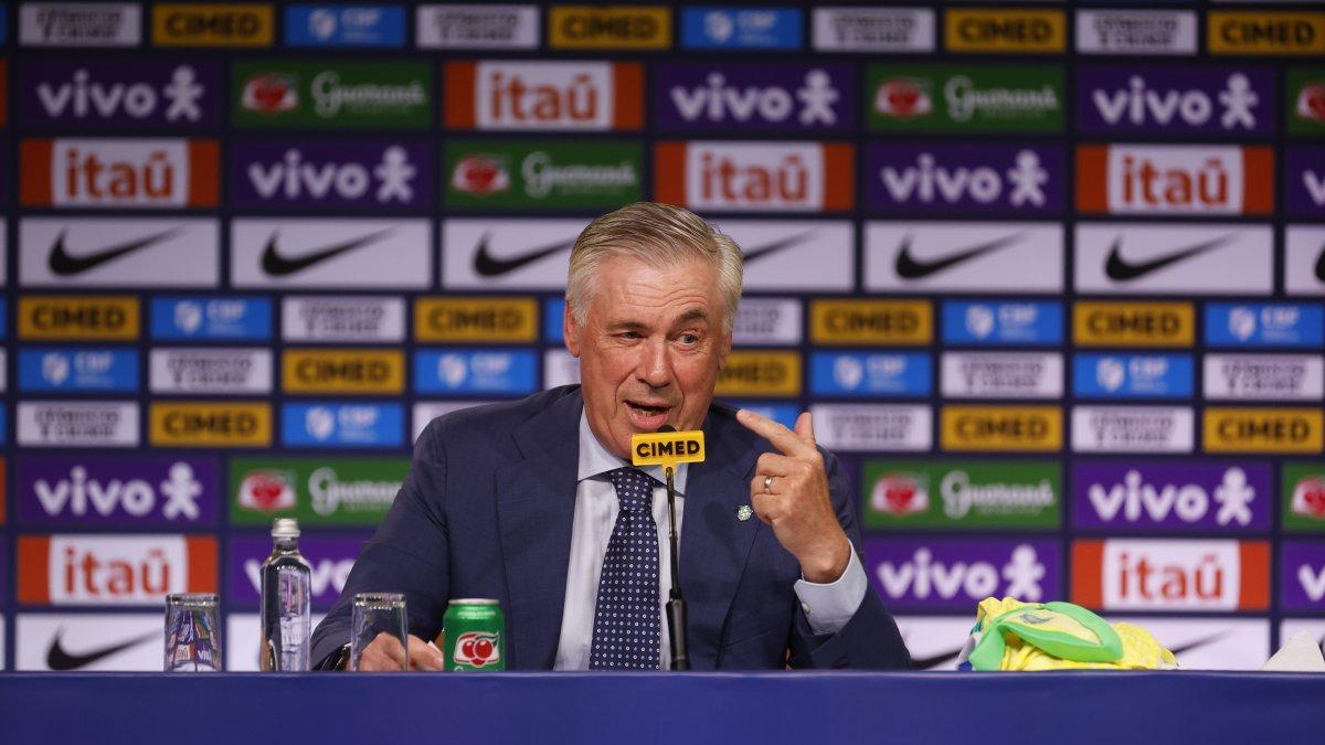 El entrenador italiano Carlo Ancelotti (i), nuevo seleccionador de Brasil.