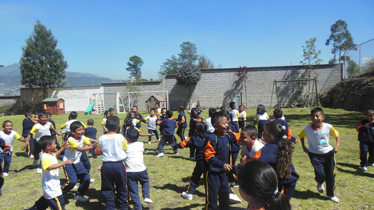 ONG. La Fundación Caminito de Luz trabaja educación de calidad e integral a niños y niñas de Tumbaco.
