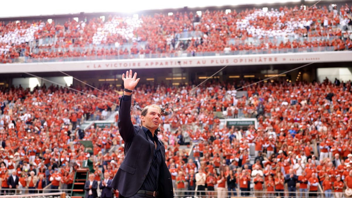 El extenista español Rafael Nadal agradeció al público el homenaje que le ofreció Roland Garros.