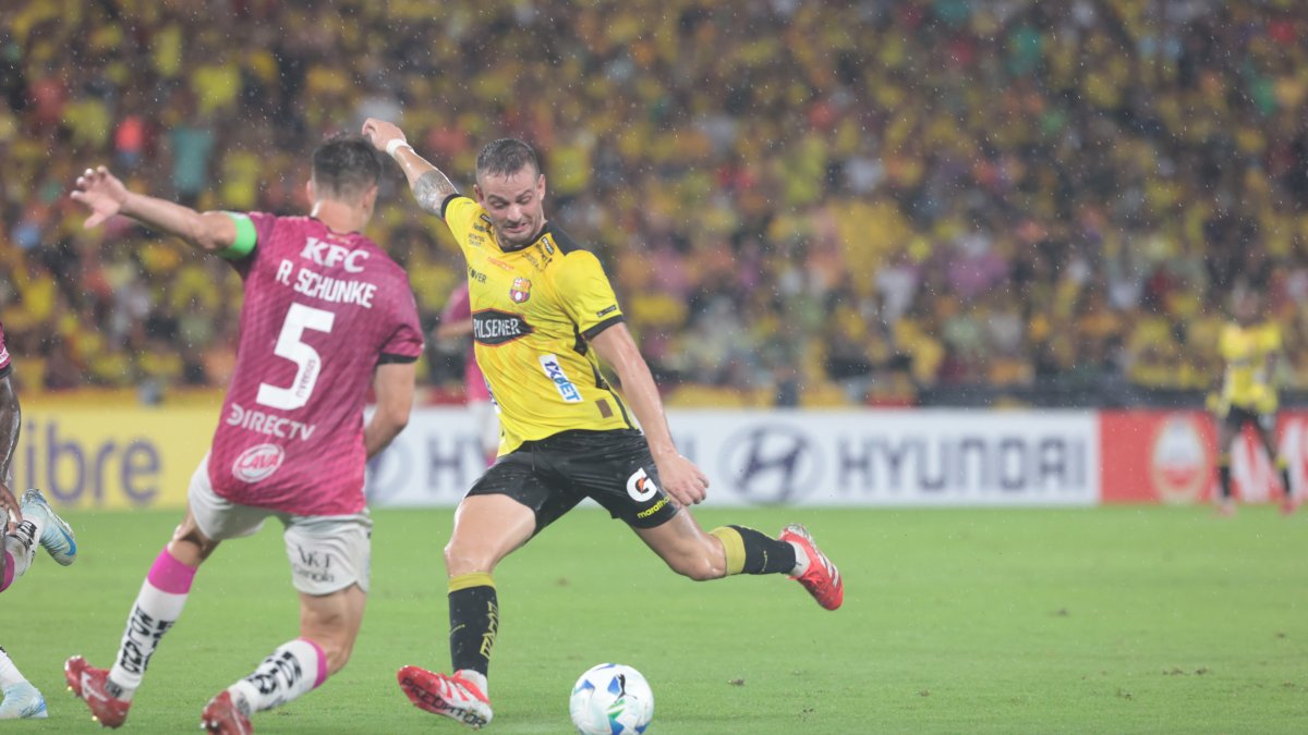 Barcelona SC e Independiente del Valle buscan llegar a los octavos de la Copa Libertadores 2025.