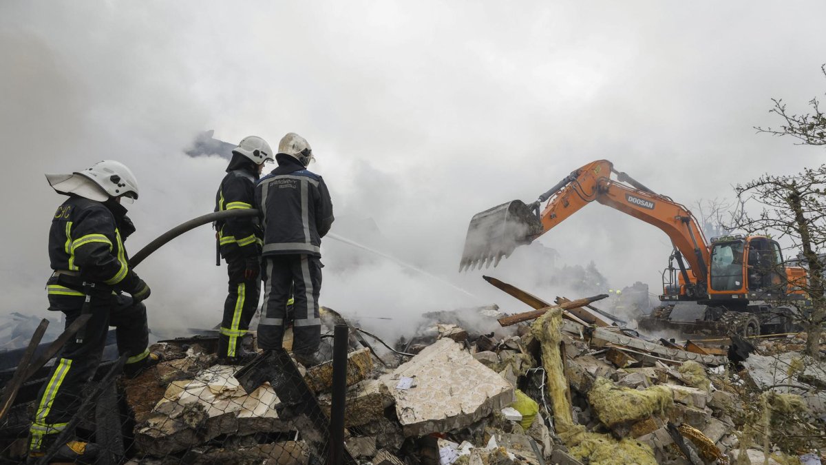 Ataque ruso en una zona residencial de Kiev el 25 de mayo de 2025.