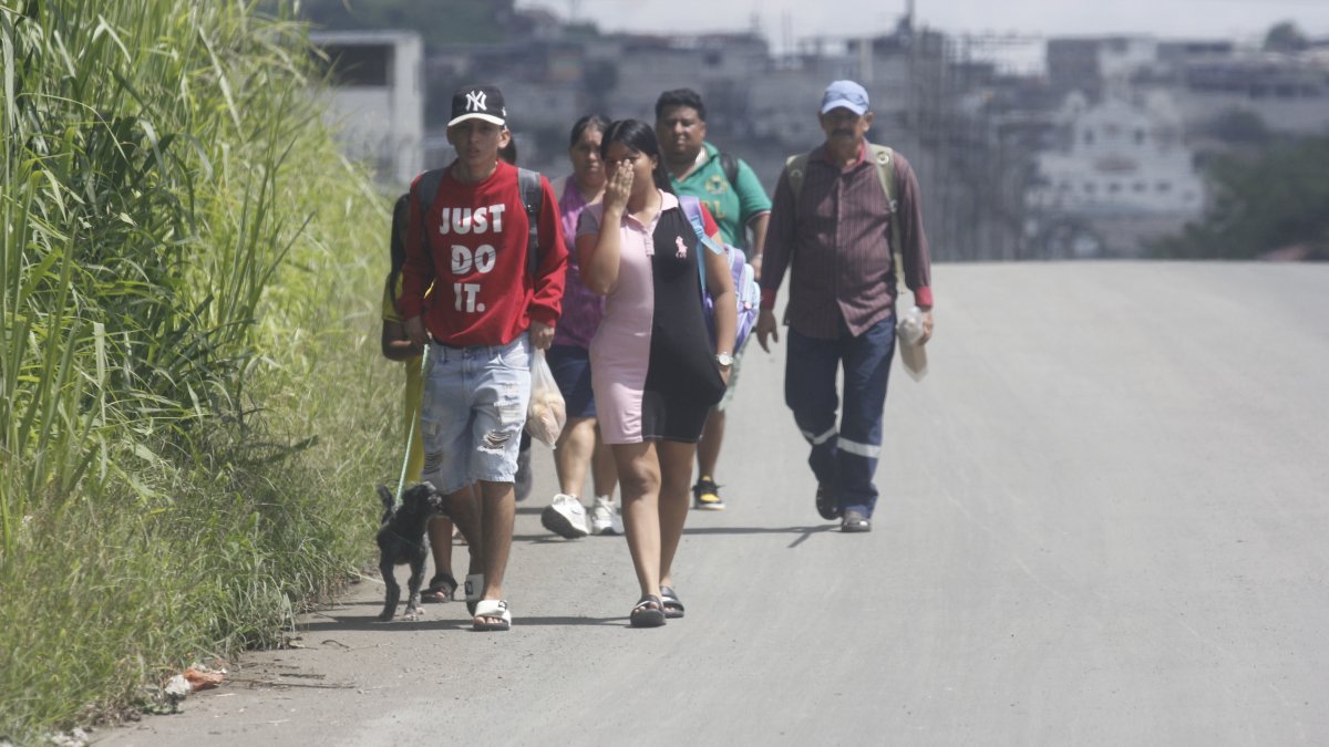 La violencia armada y el control de bandas han convertido a Socio Vivienda en un epicentro de desplazamiento forzado