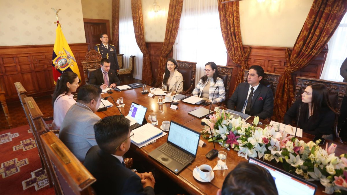 El presidente de la República, Daniel Noboa Azin, mantuvo hoy una reunión con el Directorio de la Corporación Eléctrica del Ecuador (Celec EP). 