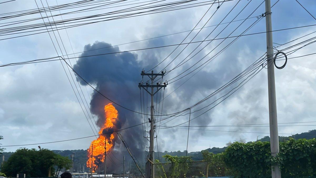 El incendio en la Refinería de Esmeraldas que ocurrió el 26 de mayo de 2025.